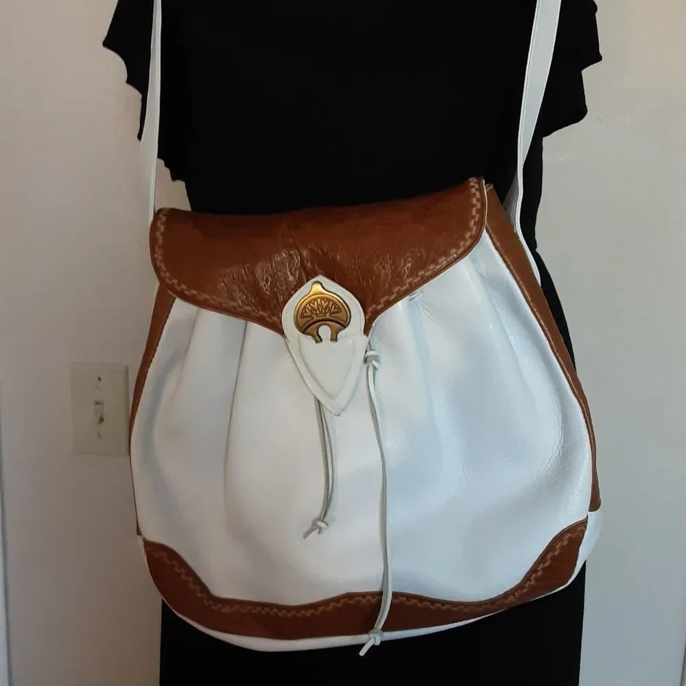 Susan Gail White Leather Purse